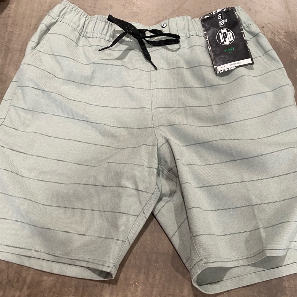 IPD striped shorts in HENRY fit! See pic for all the details & measurements 🕺🏻